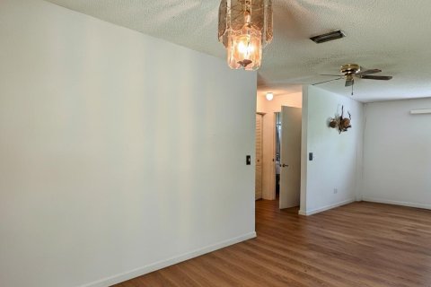 House in Delray Beach, Florida 3 bedrooms, 120.4 sq.m. № 2194939 - photo 7
