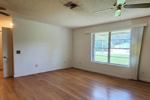 House in Delray Beach, Florida 3 bedrooms, 120.4 sq.m. № 2194939 - photo 6