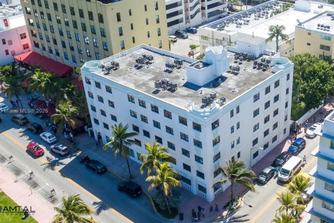 Condominio en venta en Miami Beach, Florida, 1 dormitorio, 62.71 m2 № 1713646 - foto 18