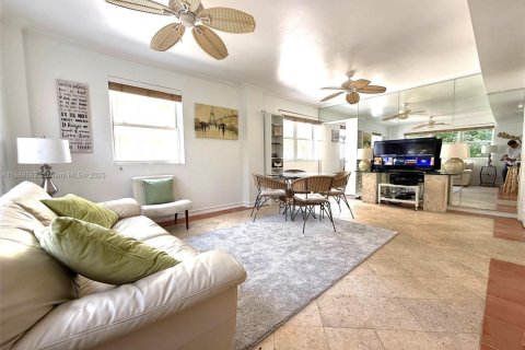 Condominio en venta en Miami Beach, Florida, 1 dormitorio, 62.71 m2 № 1713646 - foto 7