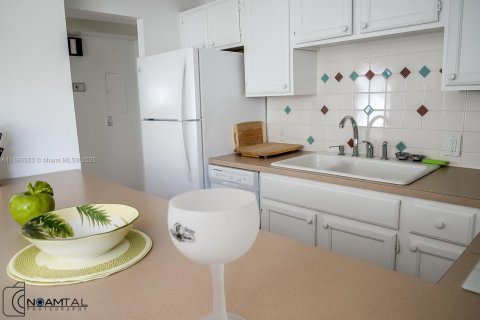 Condominio en venta en Miami Beach, Florida, 1 dormitorio, 62.71 m2 № 1713646 - foto 6