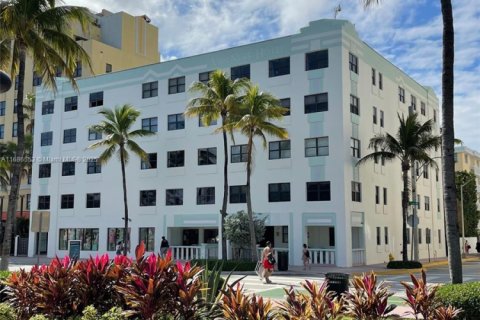 Condominio en venta en Miami Beach, Florida, 1 dormitorio, 62.71 m2 № 1713646 - foto 3