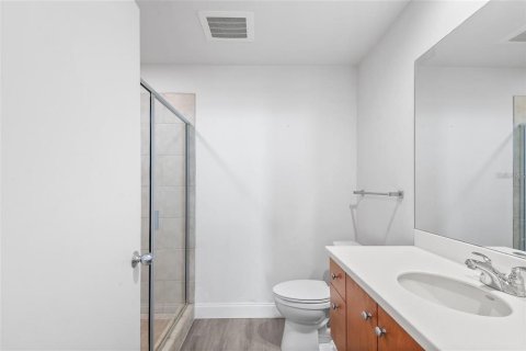 Condo in Tampa, Florida, 1 bedroom  № 1908284 - photo 11