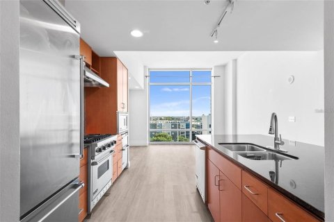 Condo in Tampa, Florida, 1 bedroom  № 1908284 - photo 3