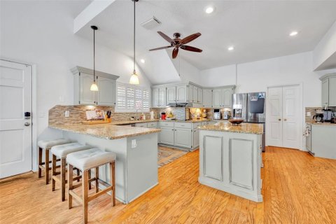 House in Oviedo, Florida 4 bedrooms, 345.5 sq.m. № 1837641 - photo 14