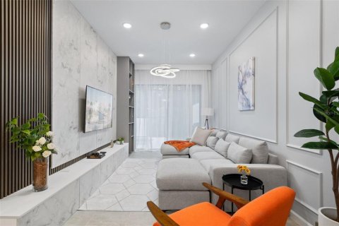 Touwnhouse à vendre à Orlando, Floride: 5 chambres, 178.19 m2 № 1904423 - photo 8
