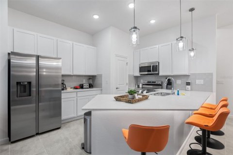 Touwnhouse à vendre à Orlando, Floride: 5 chambres, 178.19 m2 № 1904423 - photo 3