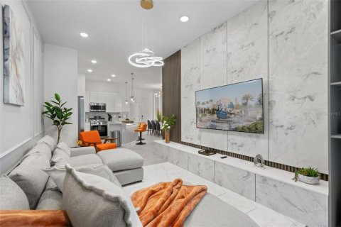 Touwnhouse à vendre à Orlando, Floride: 5 chambres, 178.19 m2 № 1904423 - photo 9