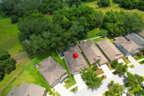 House in Brandon, Florida 3 bedrooms, 191.38 sq.m. № 2215437 - photo 2