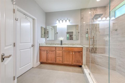 House in Brandon, Florida 3 bedrooms, 191.38 sq.m. № 2215437 - photo 15