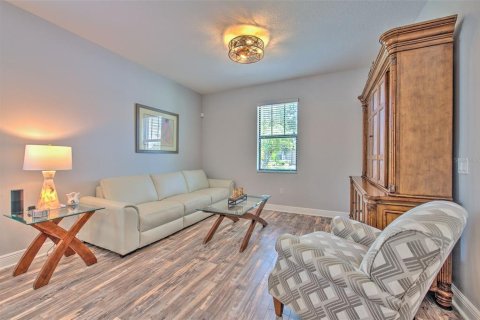 House in Brandon, Florida 3 bedrooms, 191.38 sq.m. № 2215437 - photo 25