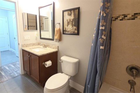 House in Brandon, Florida 3 bedrooms, 191.38 sq.m. № 2215437 - photo 21