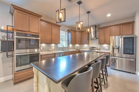House in Brandon, Florida 3 bedrooms, 191.38 sq.m. № 2215437 - photo 6
