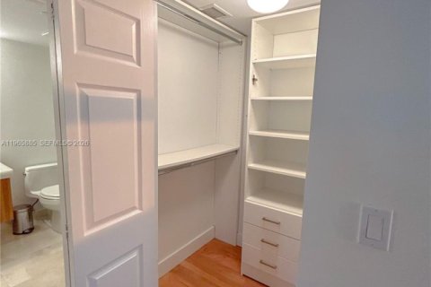 Снять в аренду кондоминиум в Авентура, Флорида 2 спальни, 115.66м2, № 2027487 - фото 6