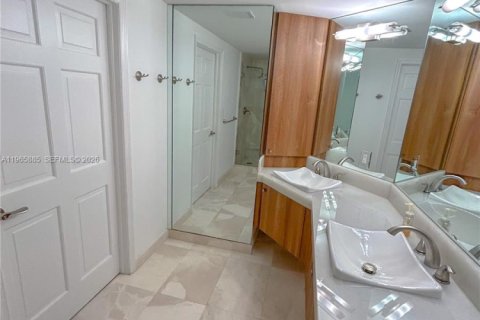 Снять в аренду кондоминиум в Авентура, Флорида 2 спальни, 115.66м2, № 2027487 - фото 7