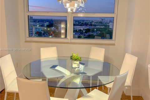 Снять в аренду кондоминиум в Авентура, Флорида 2 спальни, 115.66м2, № 2027487 - фото 16