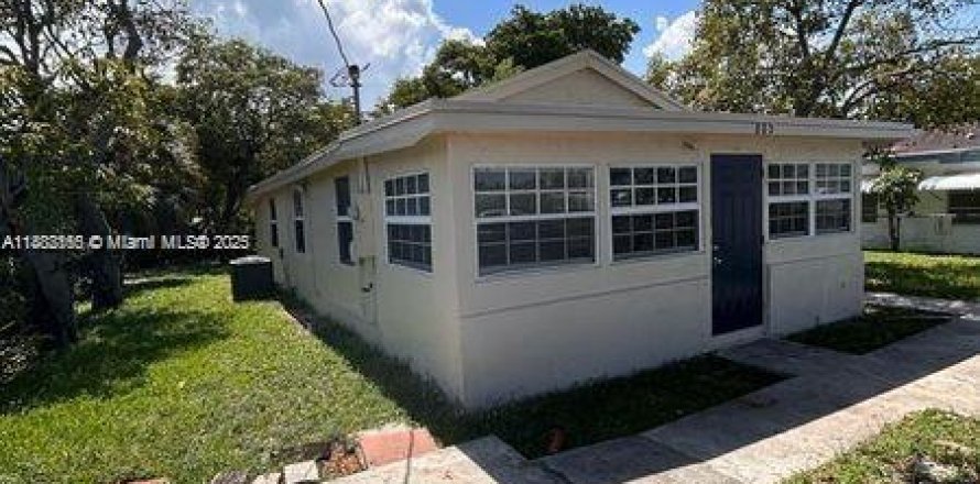 Villa ou maison à Pompano Beach, Floride 3 chambres, 87.33 m2 № 1930247