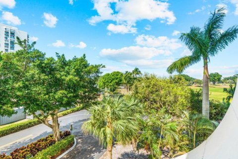 Condominio en alquiler en West Palm Beach, Florida, 2 dormitorios, 112.04 m2 № 1136464 - foto 1