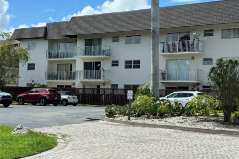 Condo in Miami, Florida, 2 bedrooms  № 2076135