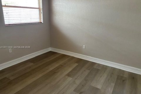 Condo in Miami, Florida, 2 bedrooms № 2076135 - photo 7