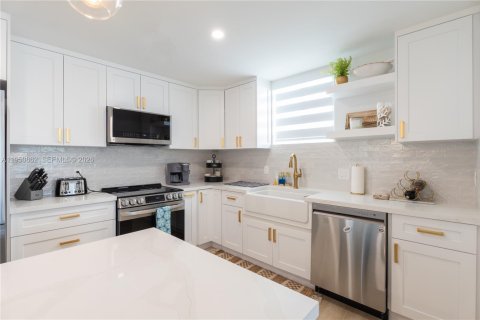 Casa en alquiler en Key Largo, Florida, 3 dormitorios, 147.44 m2 № 2009479 - foto 21