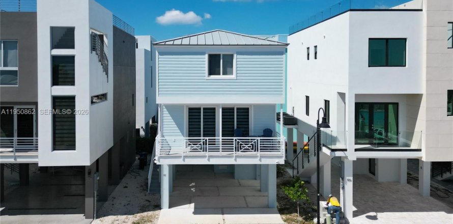Casa en Key Largo, Florida 3 dormitorios, 147.44 m2 № 2009479