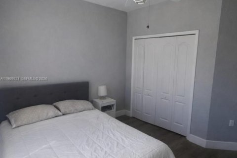 Купить виллу или дом в Хомстед, Флорида 4 спальни, 164.99м2, № 2030830 - фото 16