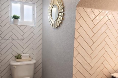 Casa en venta en Homestead, Florida, 4 dormitorios, 164.99 m2 № 2030830 - foto 6