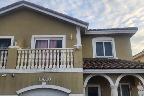 Купить виллу или дом в Хомстед, Флорида 4 спальни, 164.99м2, № 2030830 - фото 24