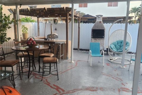 Casa en venta en Homestead, Florida, 4 dormitorios, 164.99 m2 № 2030830 - foto 12