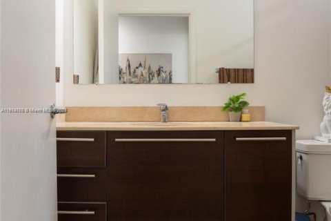 Купить кондоминиум в Майами, Флорида 1 спальня, 60.48м2, № 1958377 - фото 12