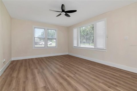 House in Plant City, Florida 3 bedrooms, 137.22 sq.m. № 1914708 - photo 12