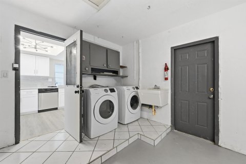Villa ou maison à vendre à Pompano Beach, Floride: 2 chambres, 131.64 m2 № 2240355 - photo 28