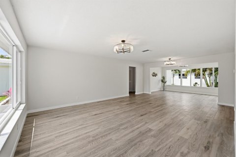 Villa ou maison à vendre à Pompano Beach, Floride: 2 chambres, 131.64 m2 № 2240355 - photo 5