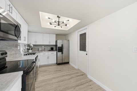 Villa ou maison à vendre à Pompano Beach, Floride: 2 chambres, 131.64 m2 № 2240355 - photo 15