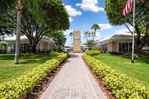 Villa ou maison à vendre à Pompano Beach, Floride: 2 chambres, 131.64 m2 № 2240355 - photo 30