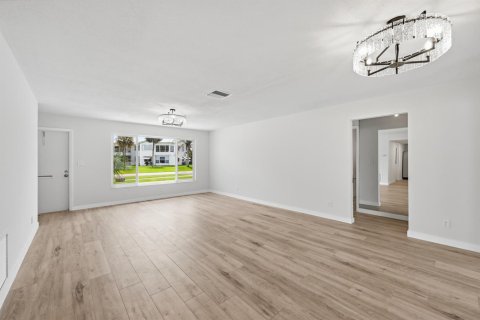 Villa ou maison à vendre à Pompano Beach, Floride: 2 chambres, 131.64 m2 № 2240355 - photo 11