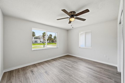 Villa ou maison à vendre à Pompano Beach, Floride: 2 chambres, 131.64 m2 № 2240355 - photo 23