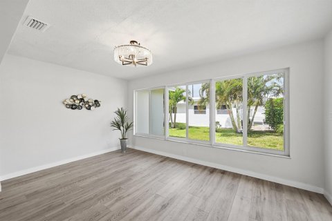 Villa ou maison à vendre à Pompano Beach, Floride: 2 chambres, 131.64 m2 № 2240355 - photo 12