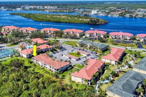 Condominio en New Smyrna Beach, Florida, 3 dormitorios  № 2221434