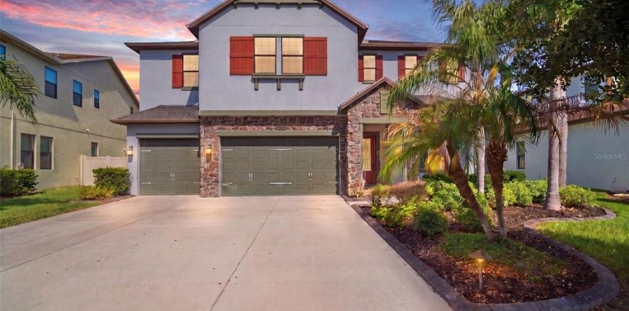 Villa ou maison à Wesley Chapel, Floride 5 chambres, 412.76 m2 № 2267497