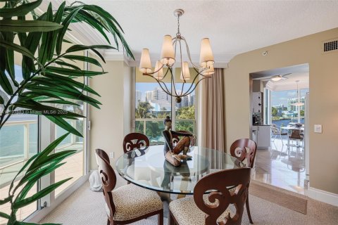 Condominio en venta en Aventura, Florida, 3 dormitorios, 197.88 m2 № 1863916 - foto 7