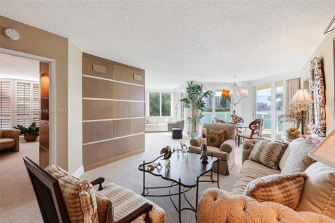 Condominio en venta en Aventura, Florida, 3 dormitorios, 197.88 m2 № 1863916 - foto 4