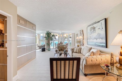 Condominio en venta en Aventura, Florida, 3 dormitorios, 197.88 m2 № 1863916 - foto 3