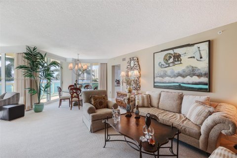 Condominio en venta en Aventura, Florida, 3 dormitorios, 197.88 m2 № 1863916 - foto 5