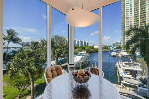 Condominio en venta en Aventura, Florida, 3 dormitorios, 197.88 m2 № 1863916 - foto 16