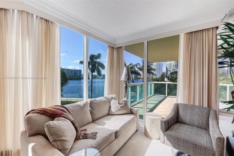 Condominio en venta en Aventura, Florida, 3 dormitorios, 197.88 m2 № 1863916 - foto 8