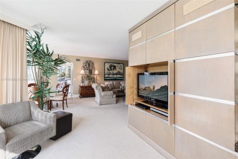 Condominio en venta en Aventura, Florida, 3 dormitorios, 197.88 m2 № 1863916 - foto 12