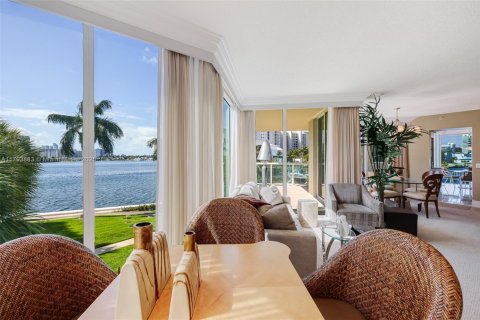 Condominio en venta en Aventura, Florida, 3 dormitorios, 197.88 m2 № 1863916 - foto 10