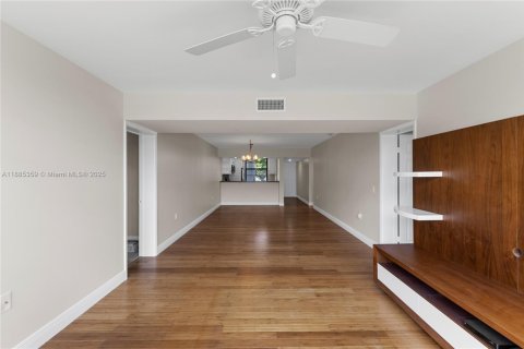 Copropriété à louer à Davie, Floride: 2 chambres, 128.67 m2 № 1931658 - photo 12
